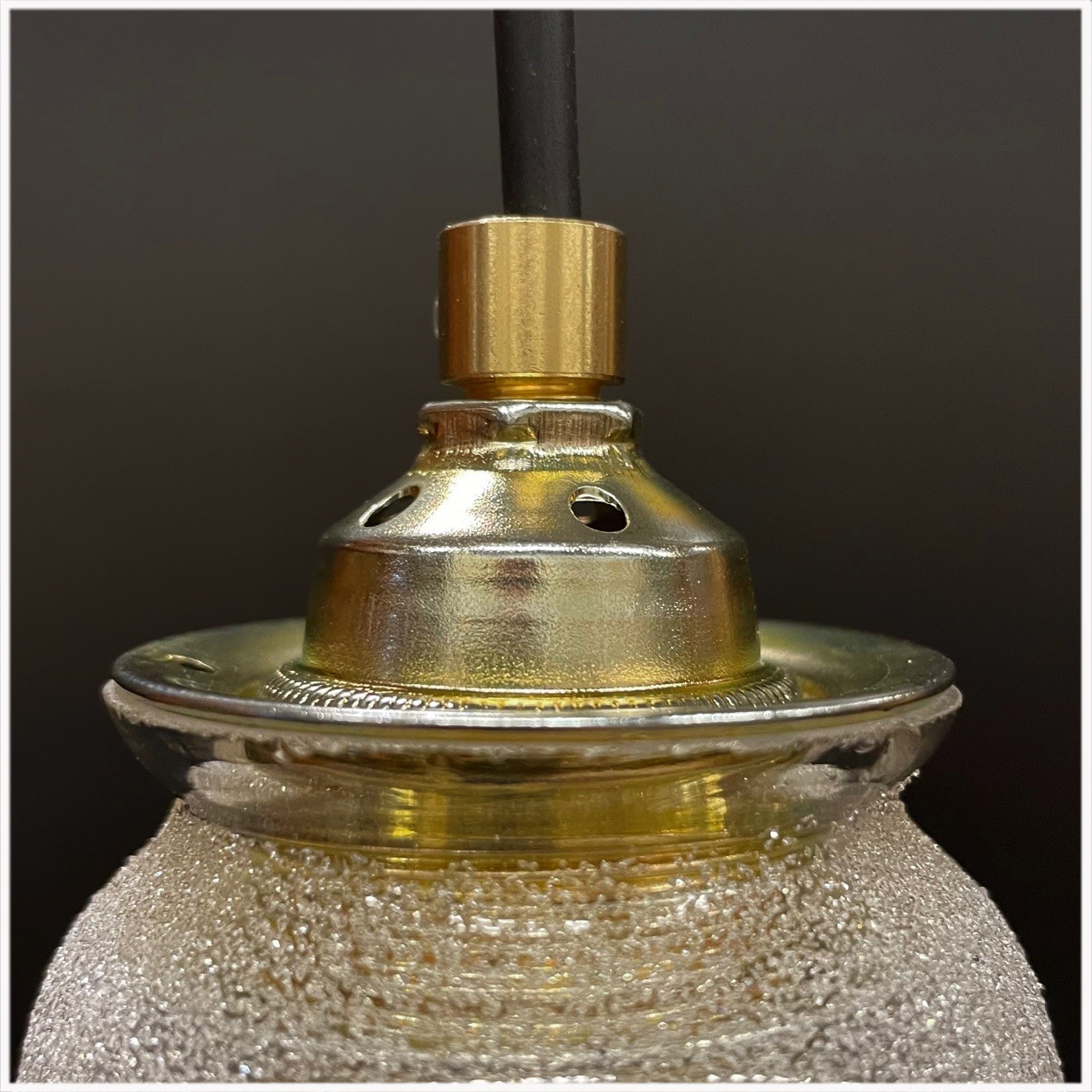 Prachtig glazen hanglampje met messing fitting - Afbeelding 8