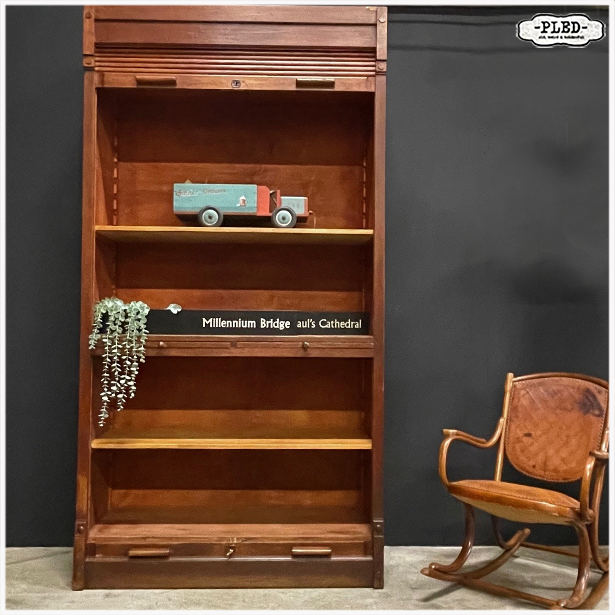 Oude, grote, eikenhouten roldeurkast - Afbeelding 3