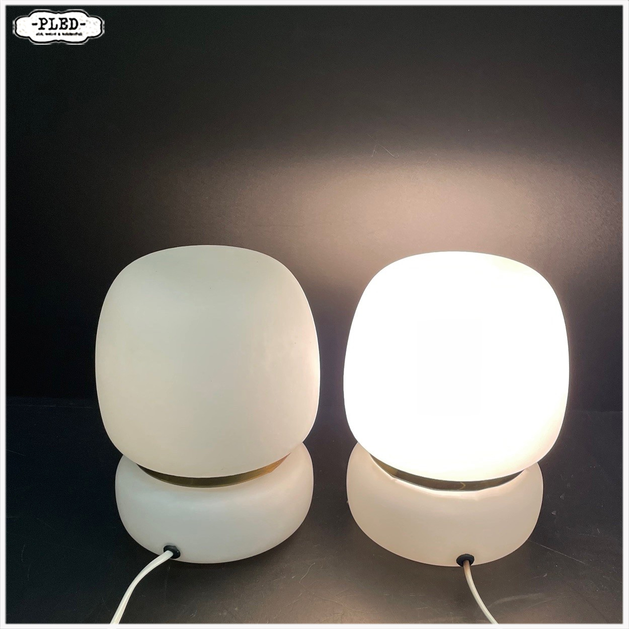 Twee vintage opaline tafellampen / bedlampen - Afbeelding 4