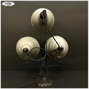 driekappige industriële lamp