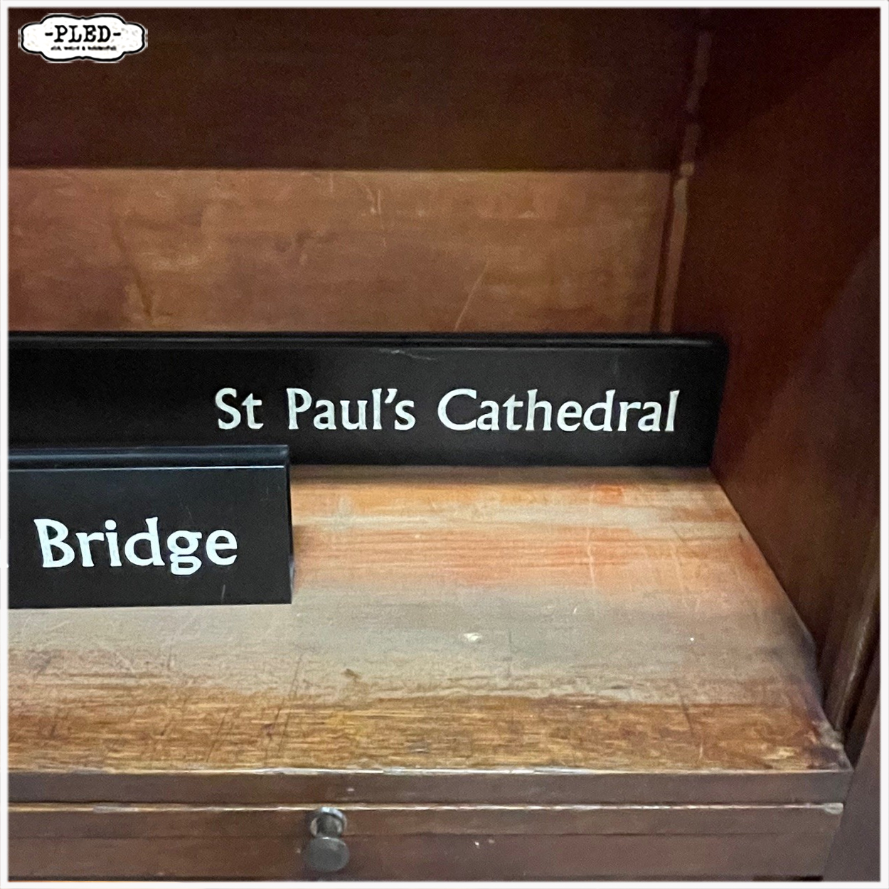 Oude, grote, eikenhouten roldeurkast - Afbeelding 12