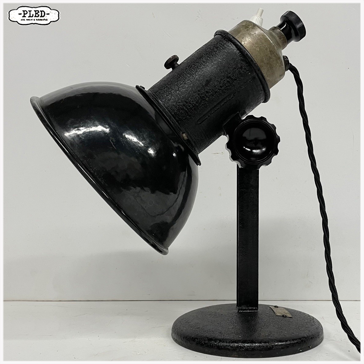 Industriele werkplaatslamp met geëmailleerde kap