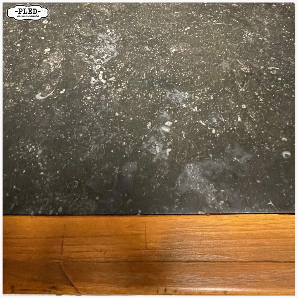 Tweedelige, eikenhouten apothekerskast met hardstenen blad - Afbeelding 10