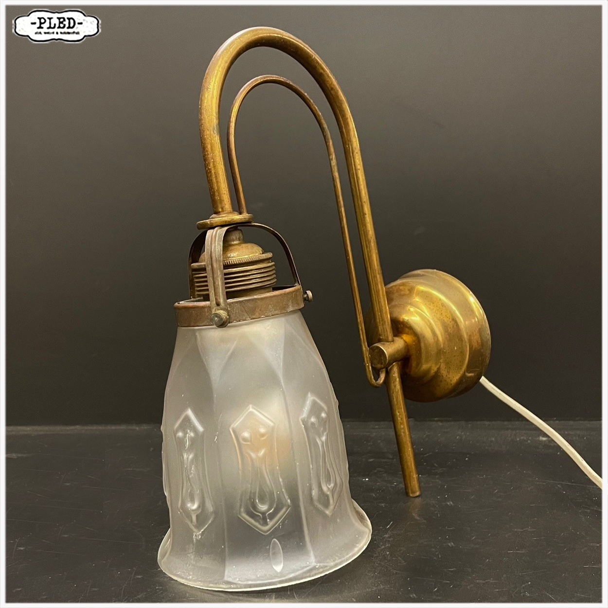 Messing art deco wandlamp met frosted glass kapje - Afbeelding 5