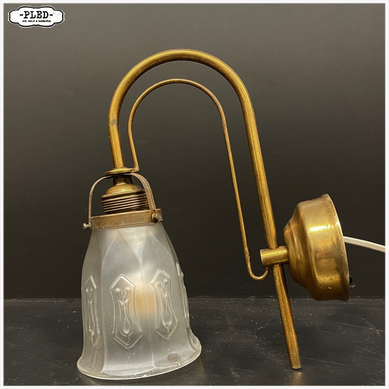 Messing art deco wandlamp met frosted glass kapje - Afbeelding 6