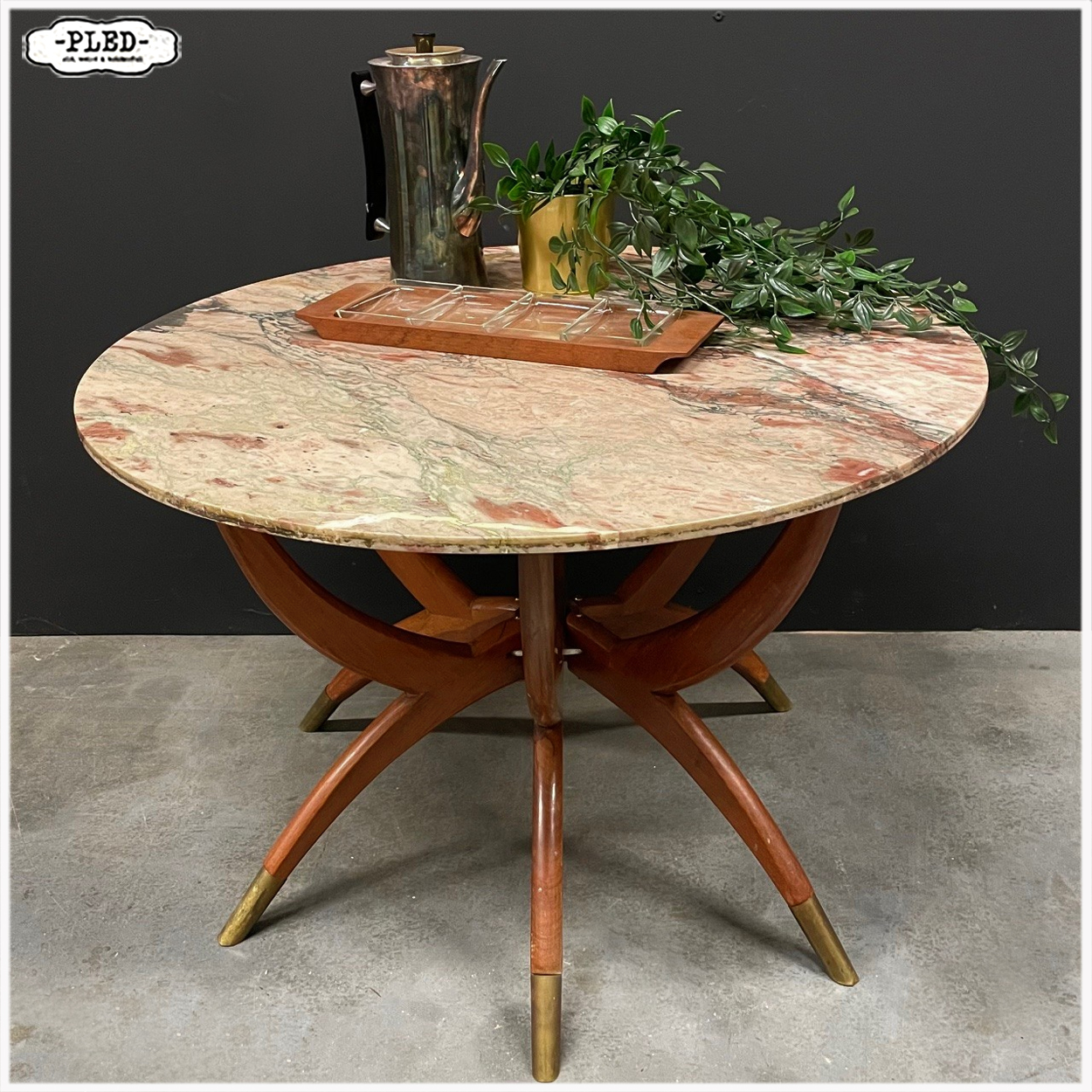 Italiaanse Mid-century 'Spinnenpoot' salontafel met marmeren blad