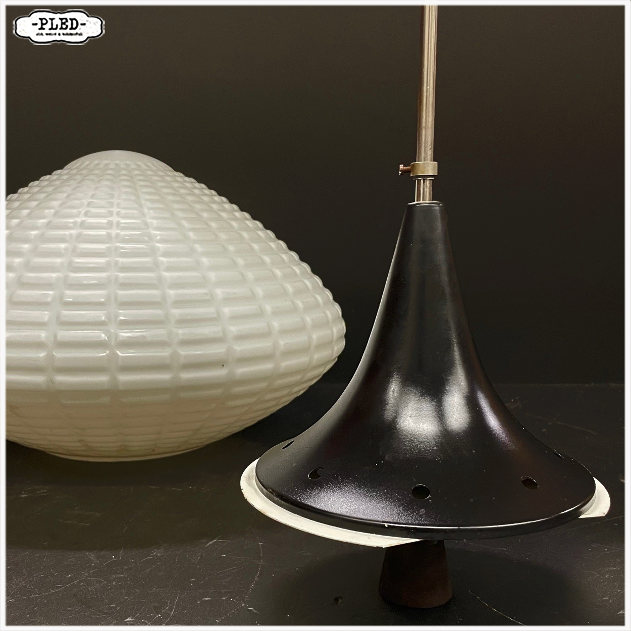 Diamantvormige vintage opaalglazen pendellamp, Bohemen, sixties - Afbeelding 12