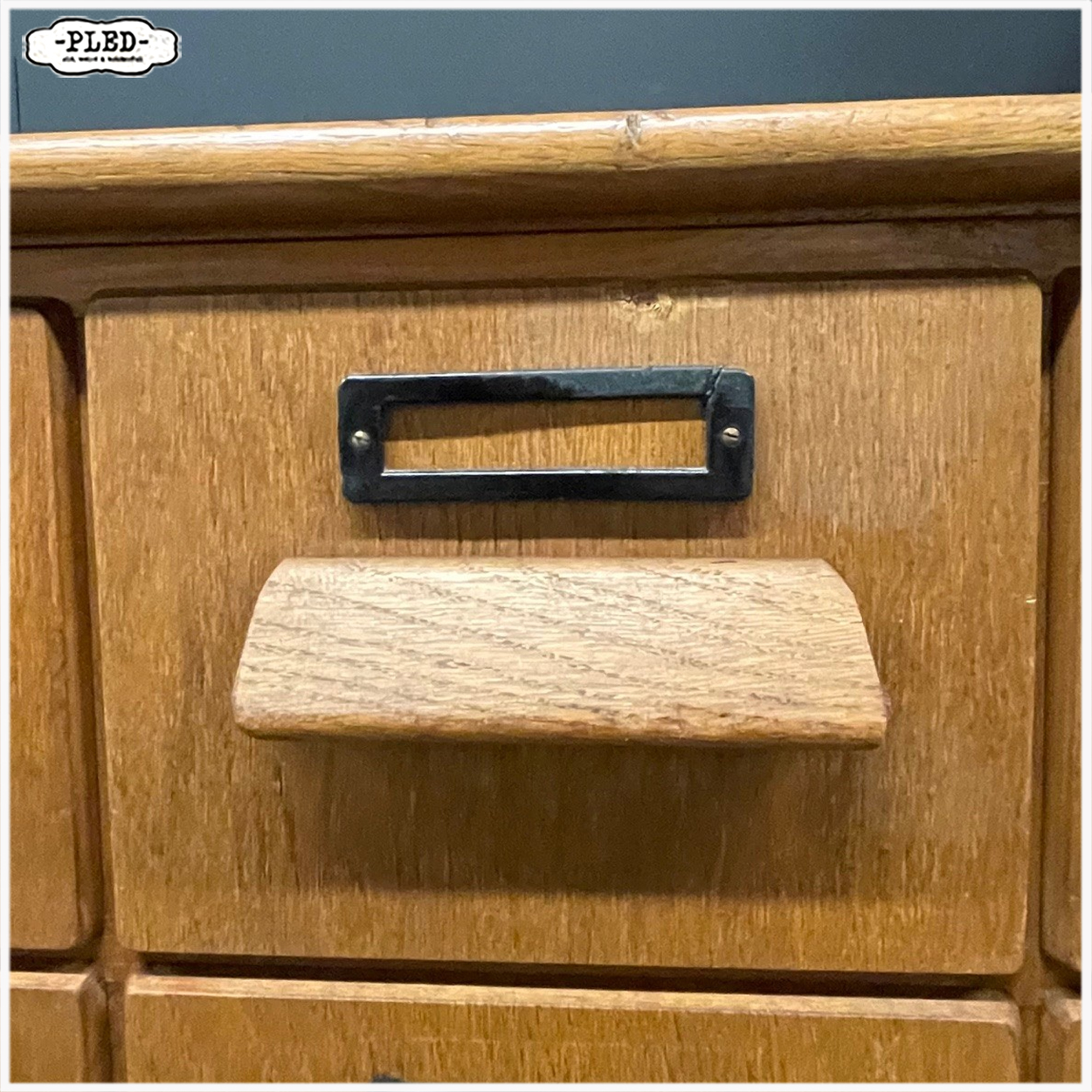 Tweedelige, eikenhouten apothekerskast met hardstenen blad - Afbeelding 19