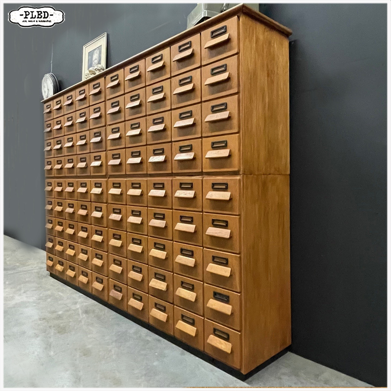 Tweedelige, eikenhouten apothekerskast met hardstenen blad - Afbeelding 5