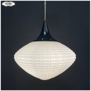 Diamantvormige vintage opaalglazen pendellamp, Bohemen, sixties