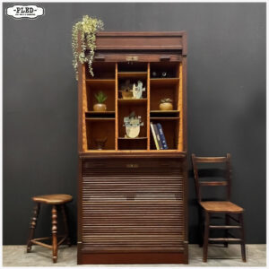 Oude roldeurkast / postsorteerkast uit Tsjechië