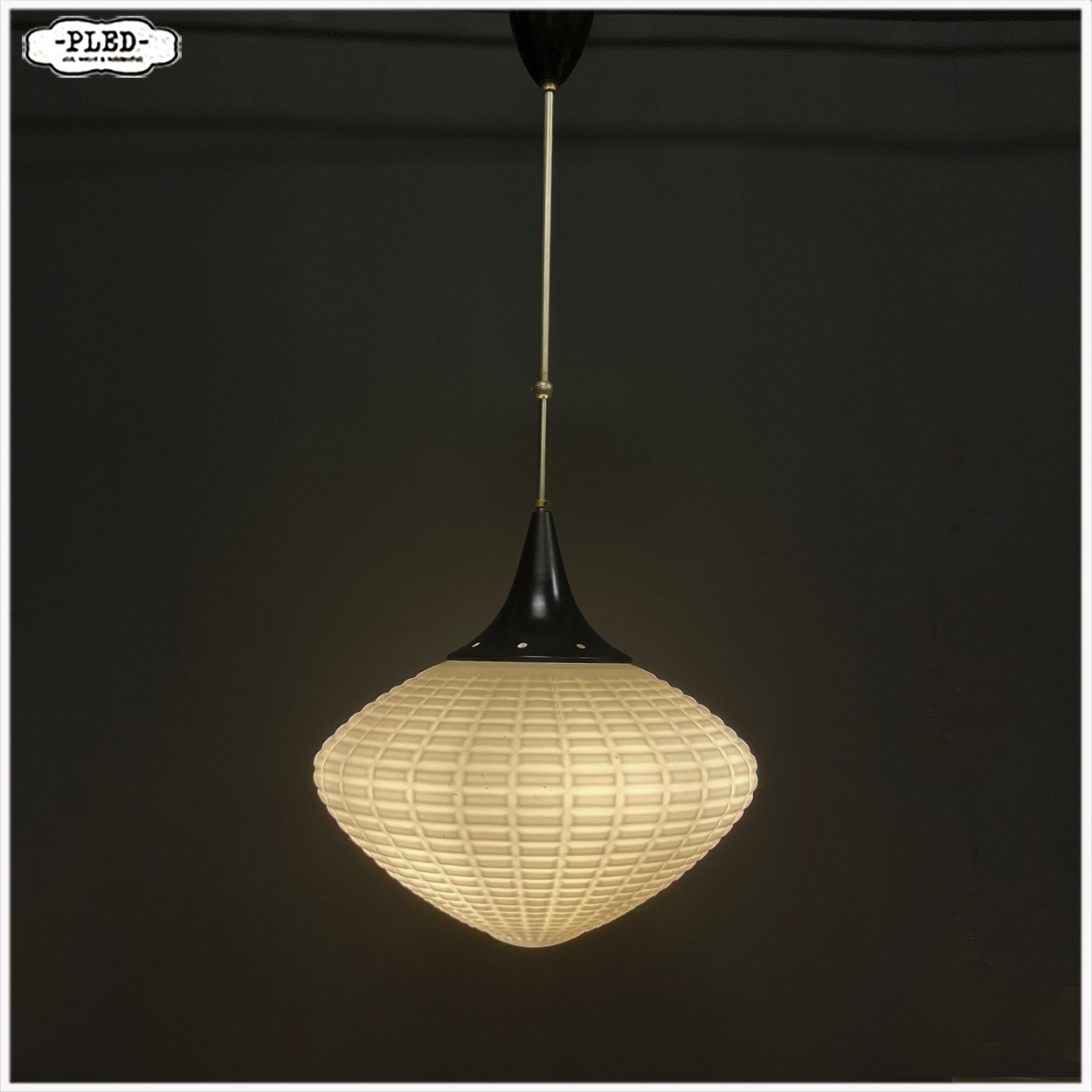 Diamantvormige vintage opaalglazen pendellamp, Bohemen, sixties - Afbeelding 4