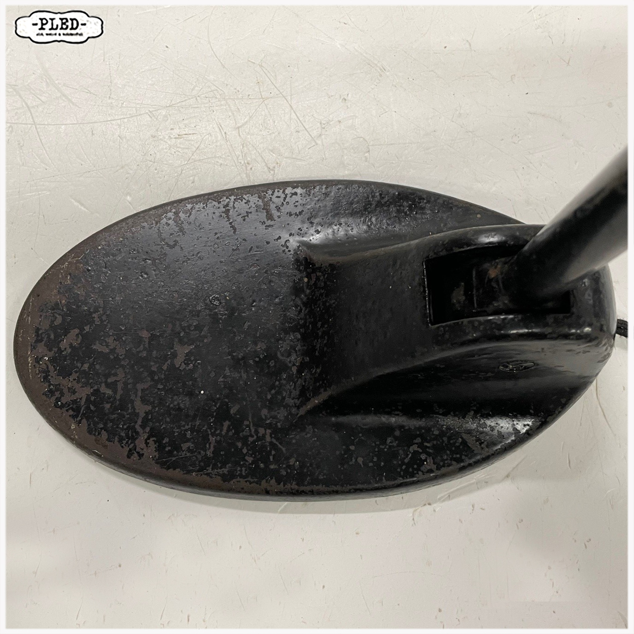 Oude bureaulamp met zwart geëmailleerde kap, Bauhaus - Afbeelding 13