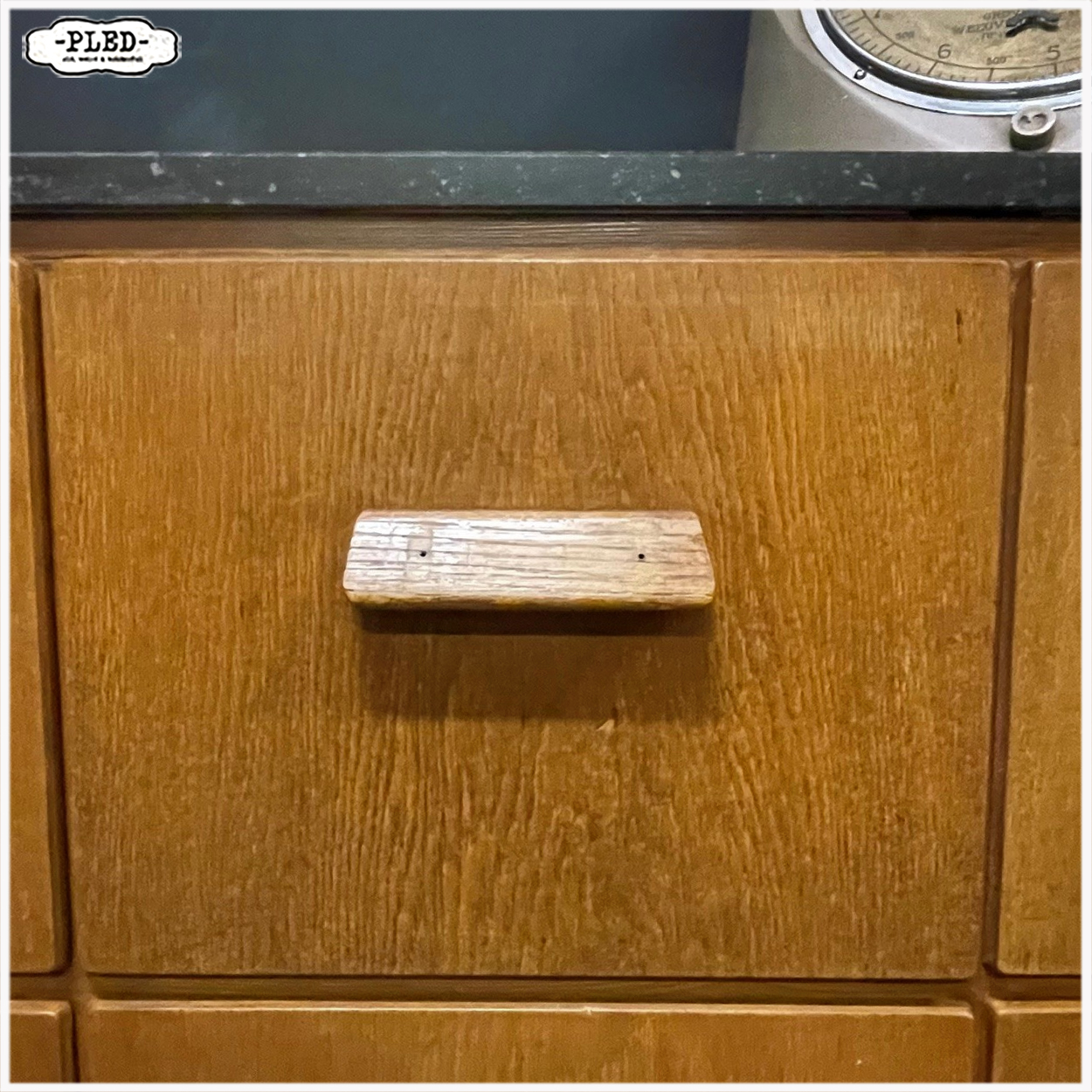 Oude eikenhouten apothekerskast met hardstenen blad - Afbeelding 11