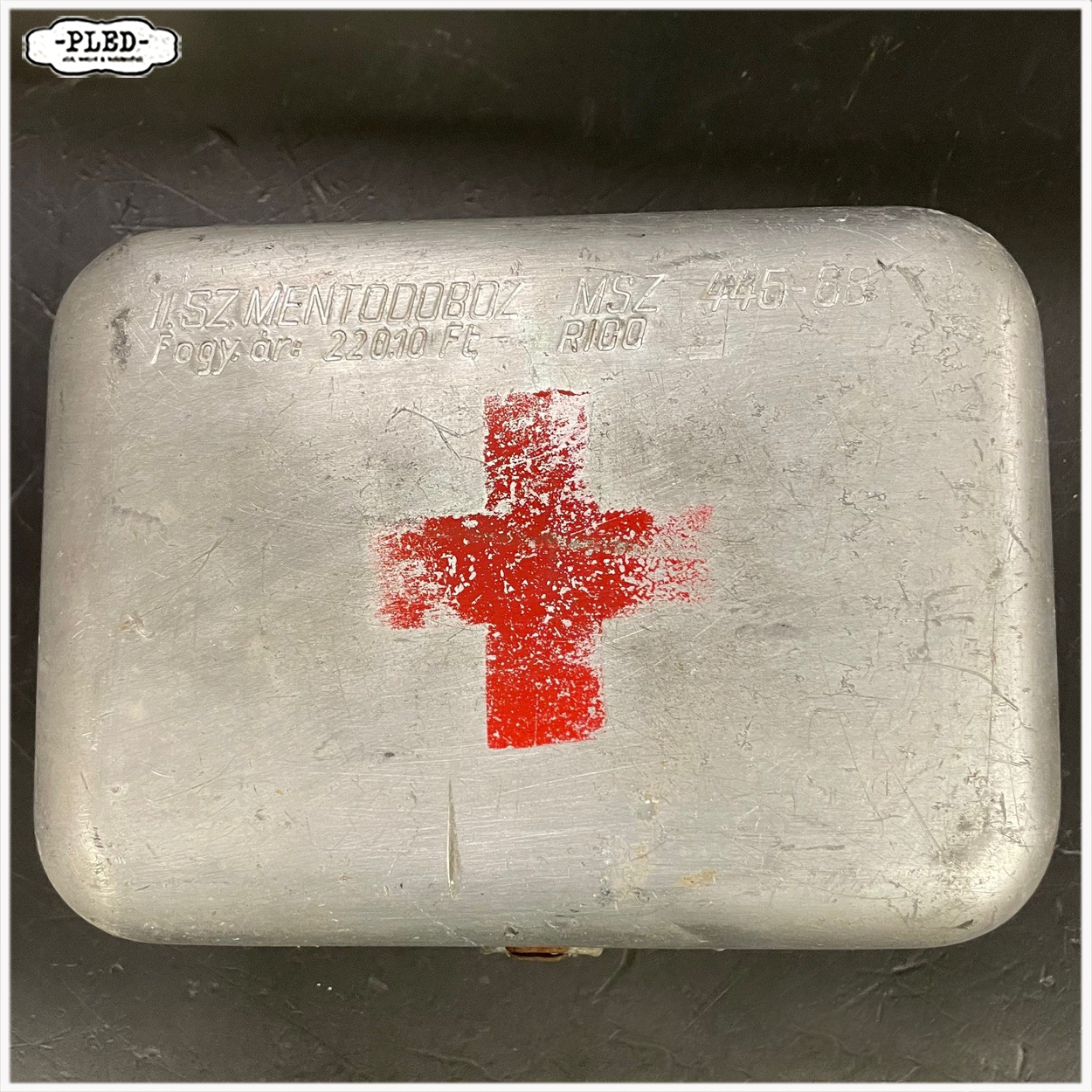 Oude, aluminium EHBO trommel - Afbeelding 6