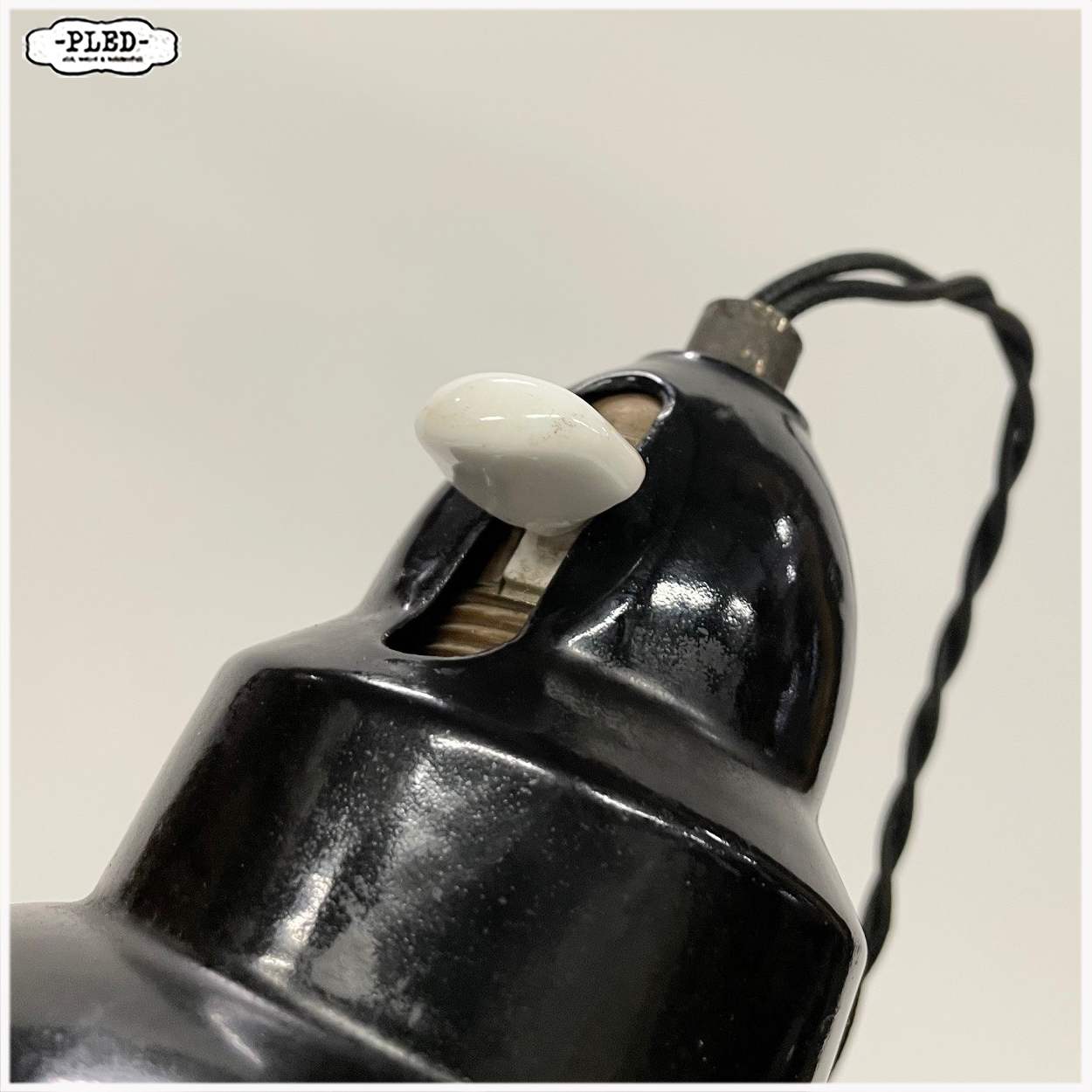 Oude bureaulamp met zwart geëmailleerde kap, Bauhaus - Afbeelding 12