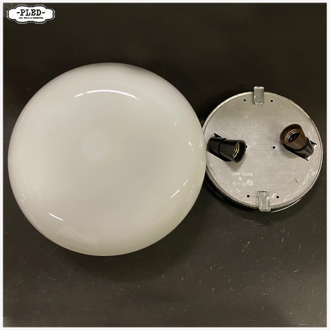 Stijlvolle opaalglazen plafonnière uit Tsjechoslowakije (jaren 70) - Afbeelding 7