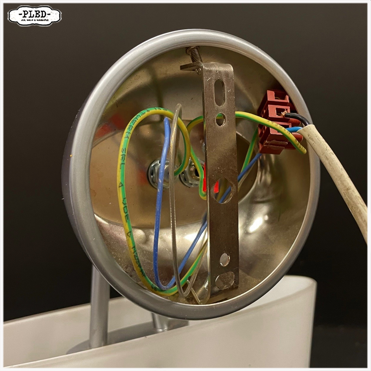 Vintage Foscarini Vitt wandlamp, mat glas en metaal - Afbeelding 11