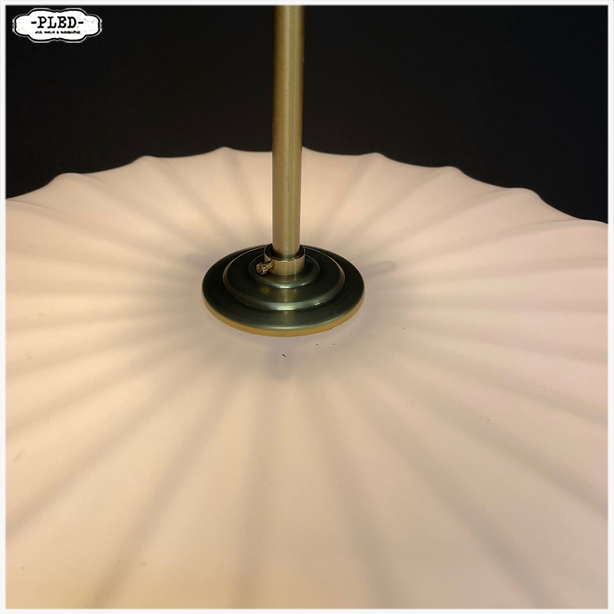 Prachtige, grote opaline pendellamp, Bohemen 1960s - Afbeelding 8