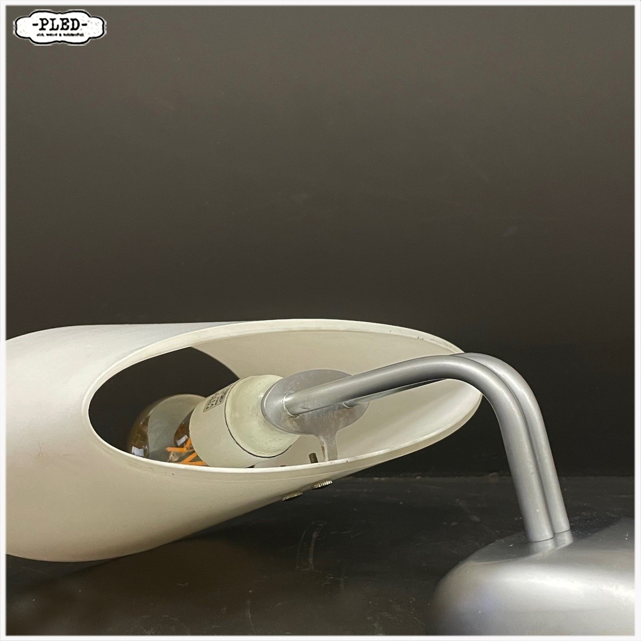 Vintage Foscarini Vitt wandlamp, mat glas en metaal - Afbeelding 6