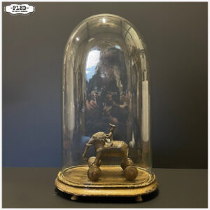 Oude, mond geblazen stolp