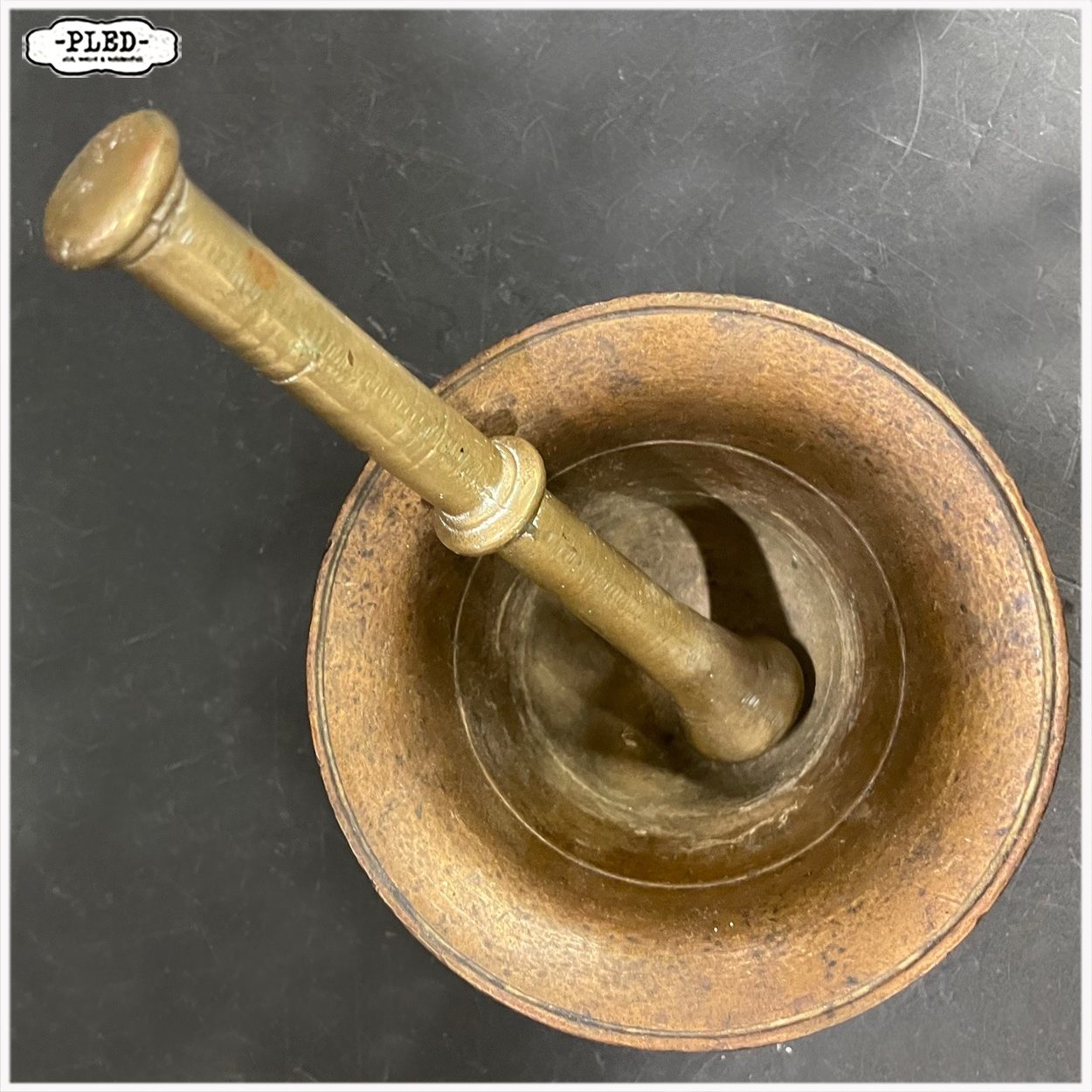 Oude bronzen vijzel met stamper - Afbeelding 7