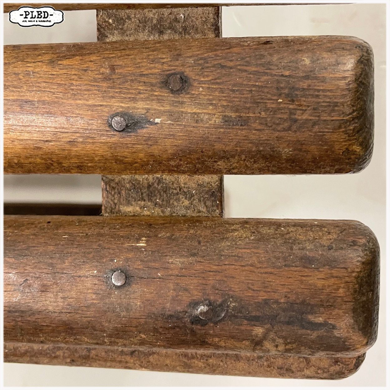 Oud houten voetenbankje / opstapje - Afbeelding 8