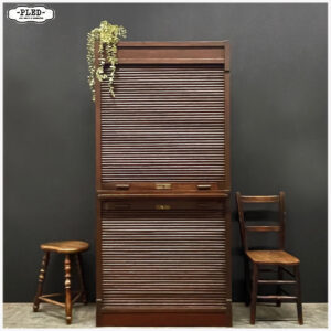 Oude roldeurkast / postsorteerkast uit Tsjechië