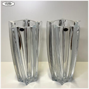 Twee kristallen vazen van Bohemia