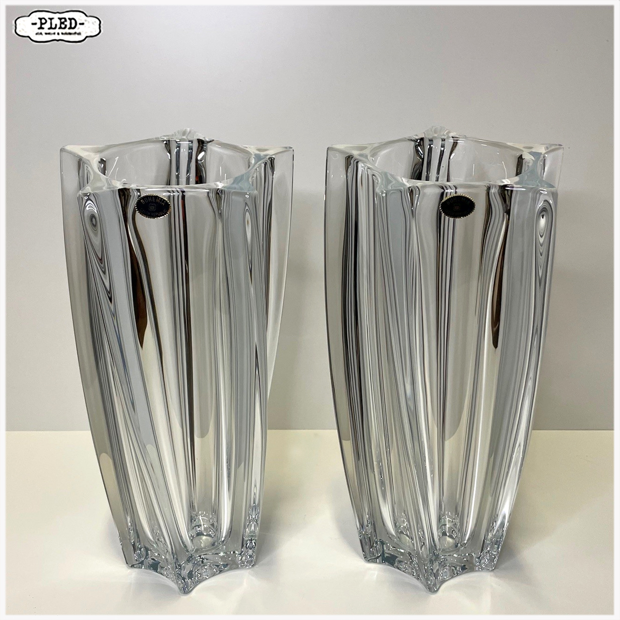 Twee kristallen vazen van Bohemia