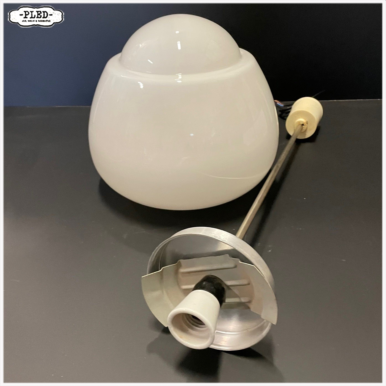 art deco opaline plafondlamp (groot) - Afbeelding 9