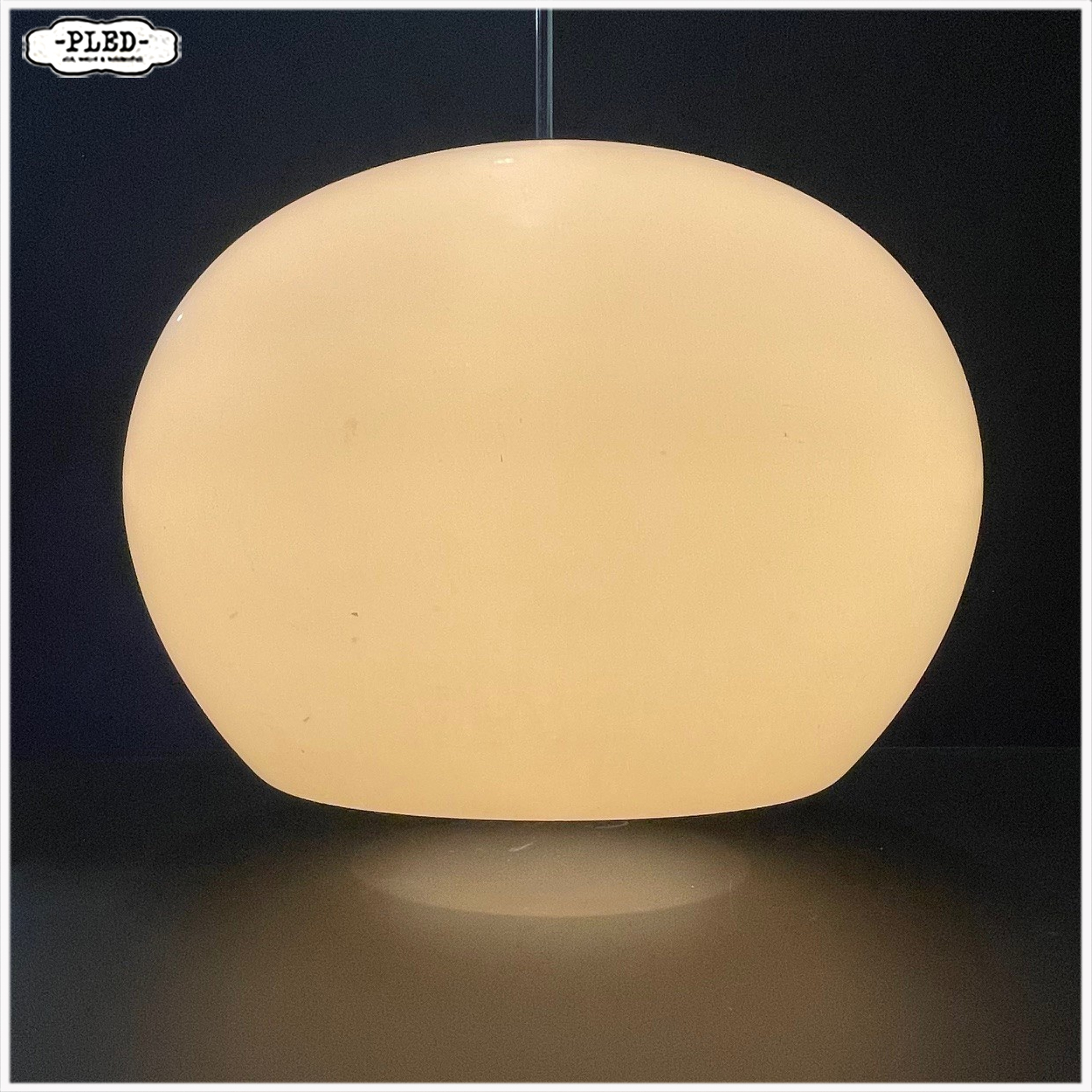 Grote bolvormige opaline pendellamp, Napako, jaren 70 - Afbeelding 3