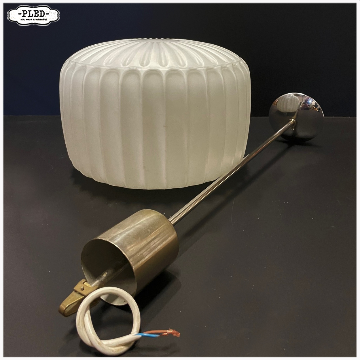 Erg fraaie, karakteristieke opaline pendellamp, Bohemen 1960s - Afbeelding 13