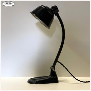 Oud bureaulampje met tweedelig kapje, Bauhaus