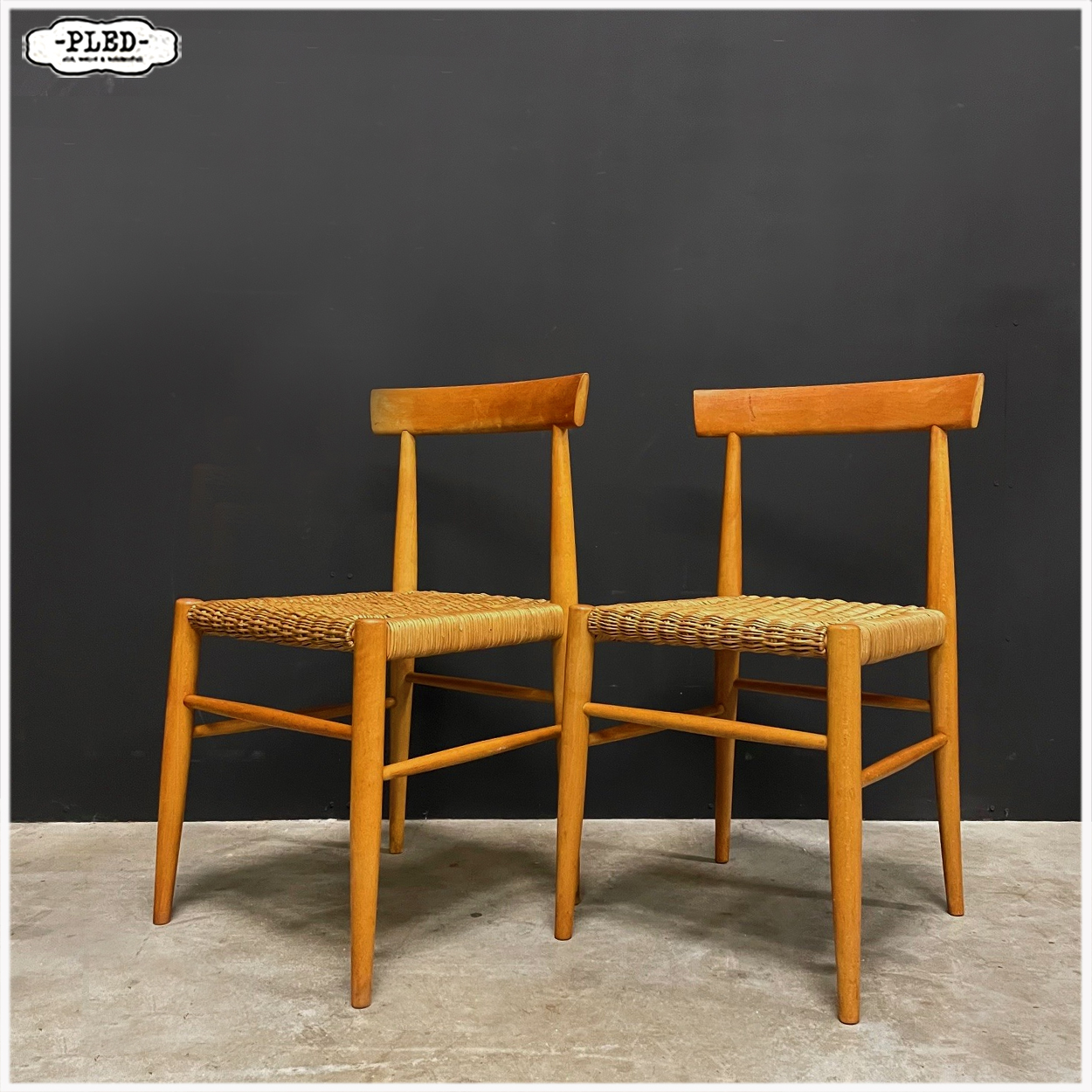 Set van twee beukenhouten stoelen, Krásná Jizba - Afbeelding 4