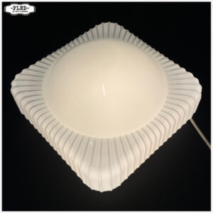 Zonnige opaline plafonnière – jaren 60/70, Bohemen