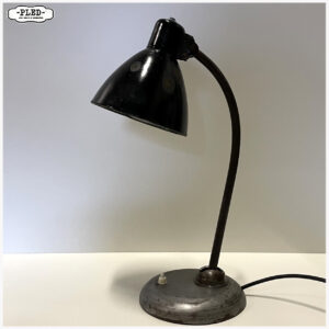 Oude bureaulamp met zwart emaille kap, Bauhaus, jaren 30