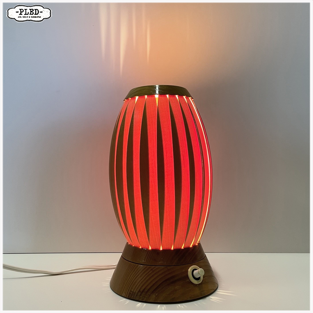 Coconvormige tafellamp met houten lamellen, Tsjechoslowakije 1960s - Afbeelding 3