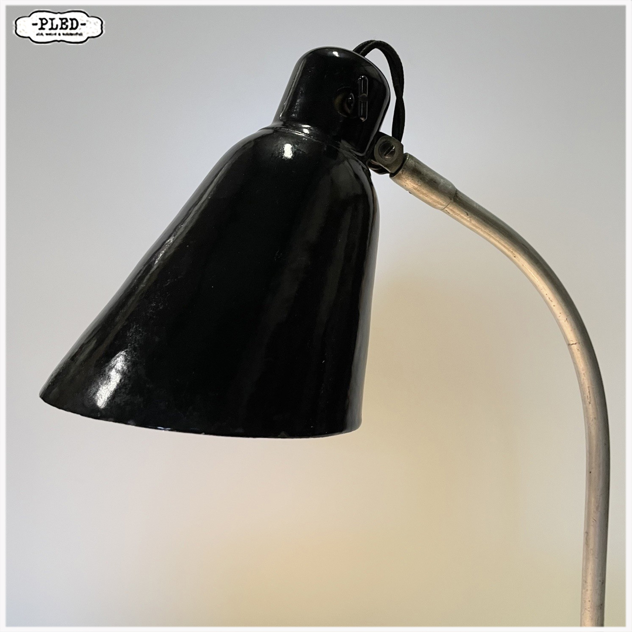 Zeldzame Duitse bureaulamp met glazen voet, Bauhaus - Afbeelding 8