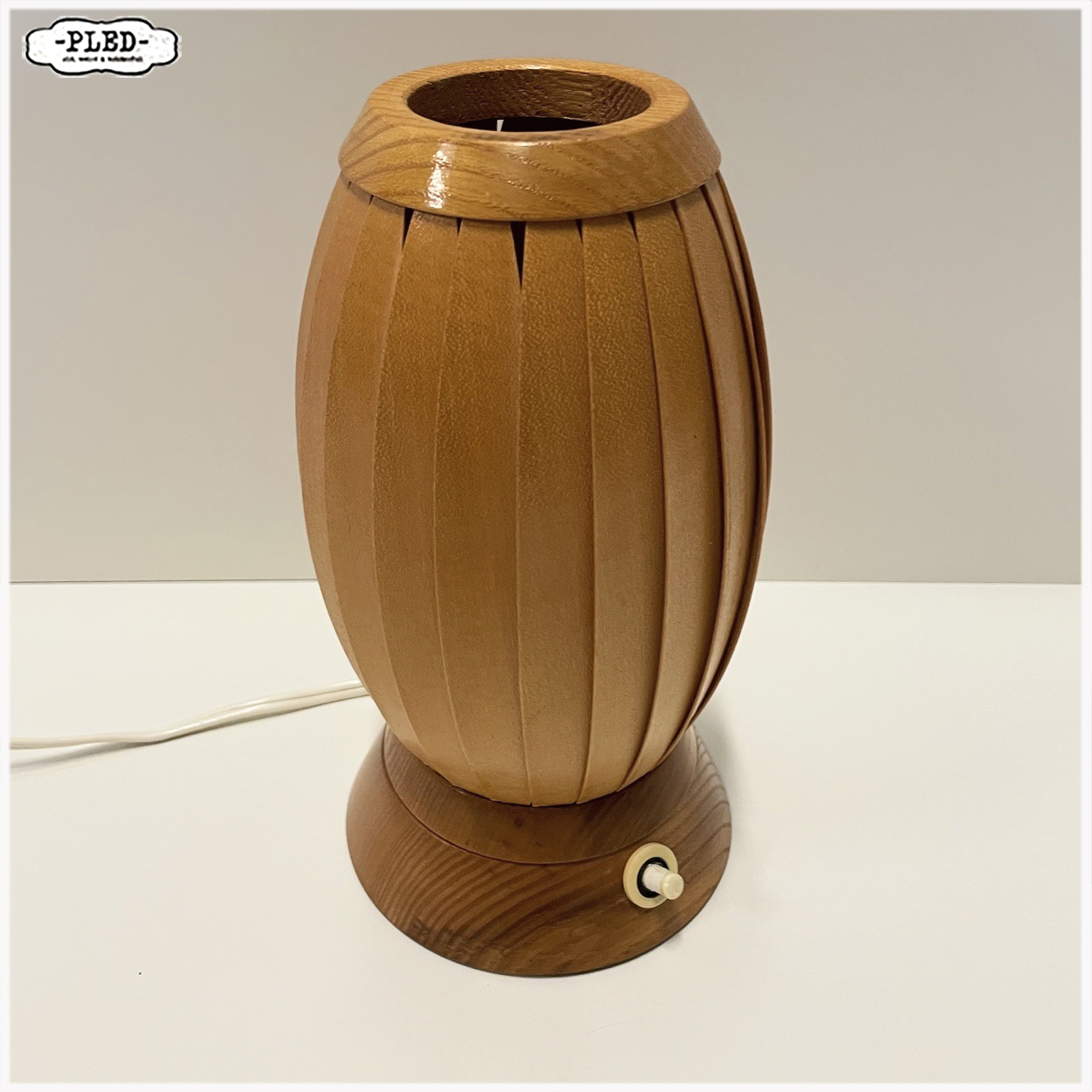 Coconvormige tafellamp met houten lamellen, Tsjechoslowakije 1960s - Afbeelding 2