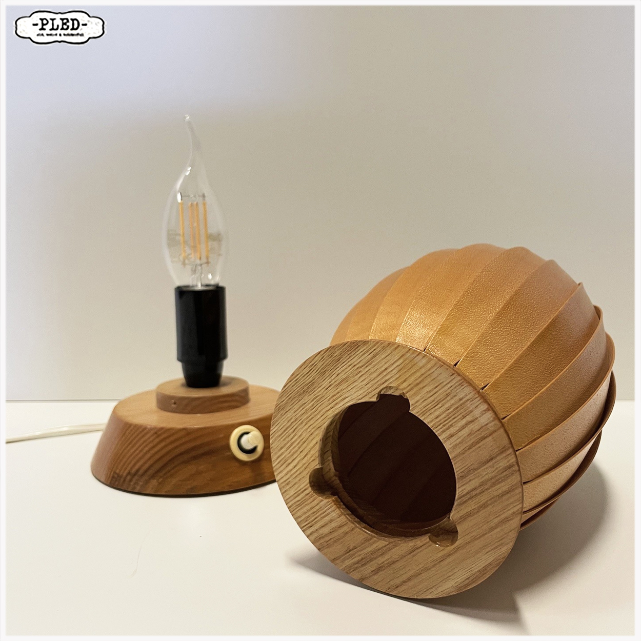 Coconvormige tafellamp met houten lamellen, Tsjechoslowakije 1960s - Afbeelding 14