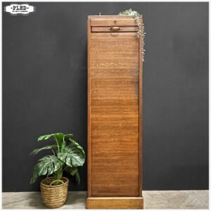 Oud roldeur kastje, 150 cm hoog