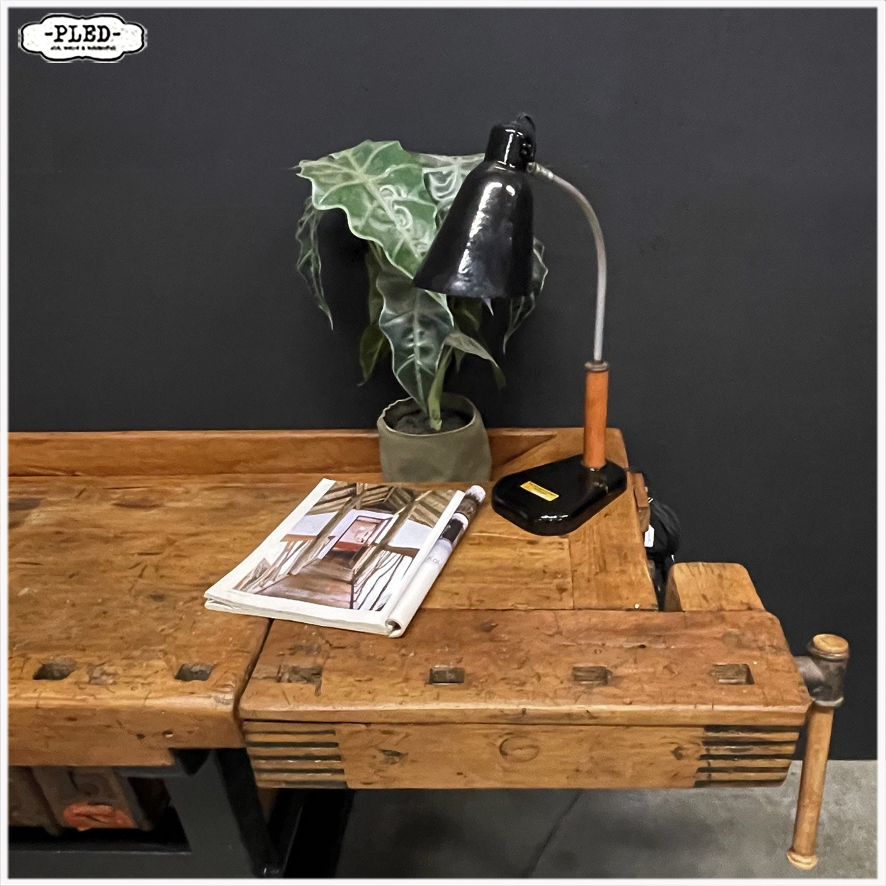 Erg fraaie, oude, robuuste houten werkbank - Afbeelding 9