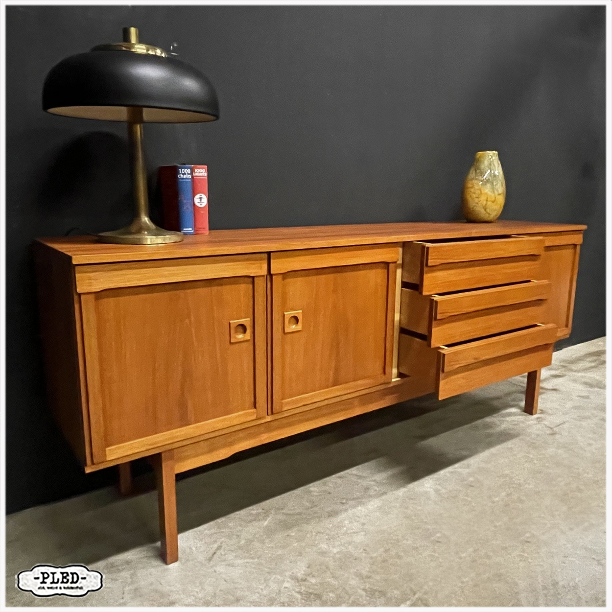 Vintage sideboard, walnoten, Zweden, 1971 - Afbeelding 2