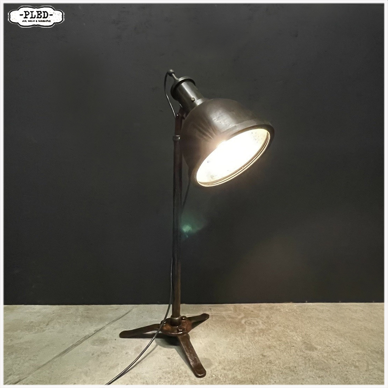 Oude, industriële vloerlamp - Afbeelding 5