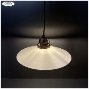 Oud, opaline glazen hanglampje