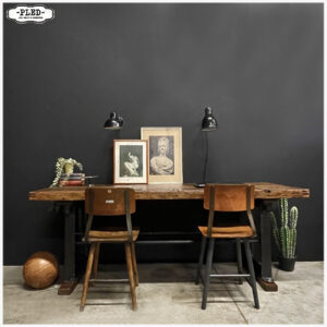 Oude werkbank / industriële werkplek / sidetable
