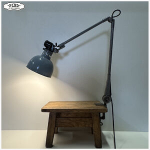 Oude Ernst Rademacher klemlamp