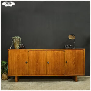 Vintage sideboard, jaren 50/60, eikenfineer, Tsjechoslowakije
