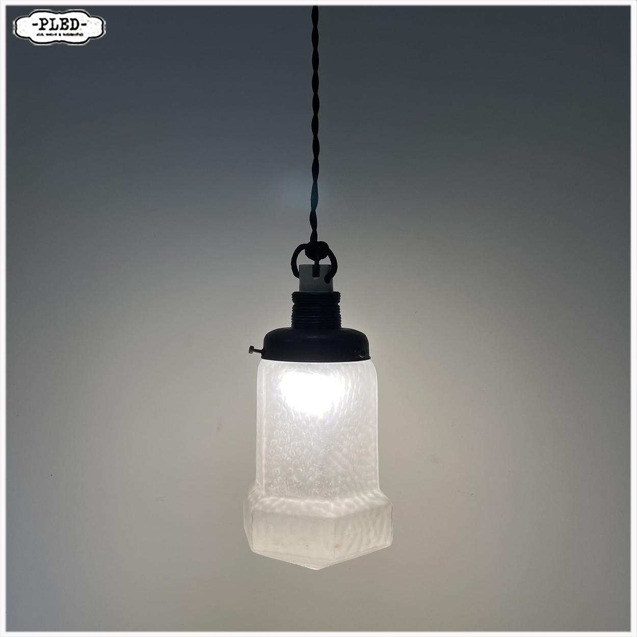 Oud glazen art deco hanglampje